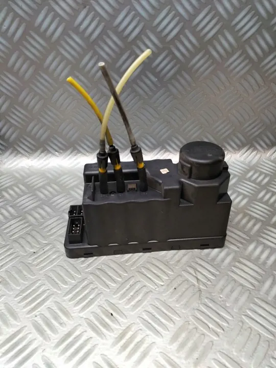 Pompe de verrouillage central OEM 2028000748 Mercedes W202 image 3