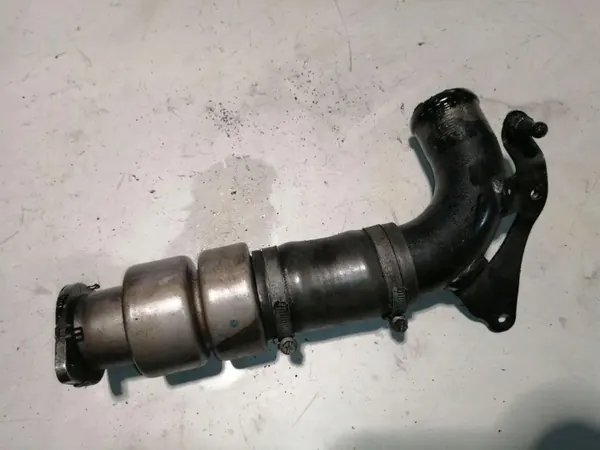 Resonador de admisión Ford OE OEM AV616C750AD - Usado image 3