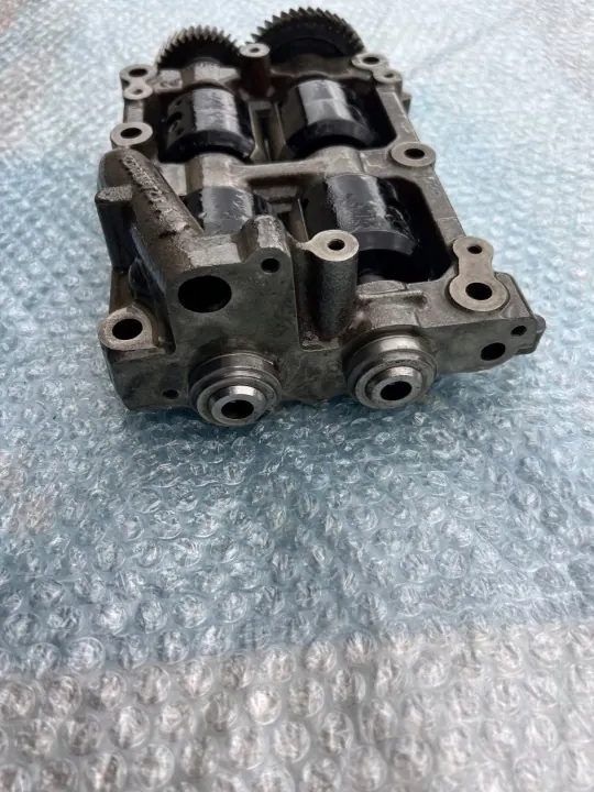 Pompe à huile Renault OEM 8200113723A pour 2.2 dCi image 3