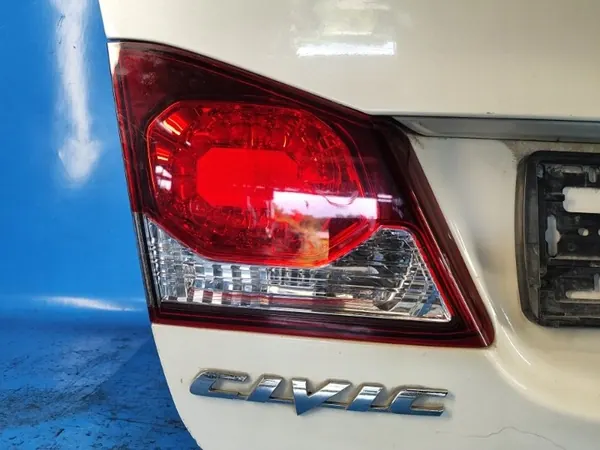 TAKAKANNUKSE HONDA CIVIC 4D 06-11 68500-SNB-G00ZZ image 7