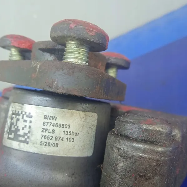 Bomba de direção assistida BMW E60 E61 E63 525d 530d 535d 630d 3.0D 677469803 image 2