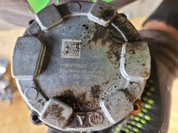 Vattenpump 210105430R Dacia image 4