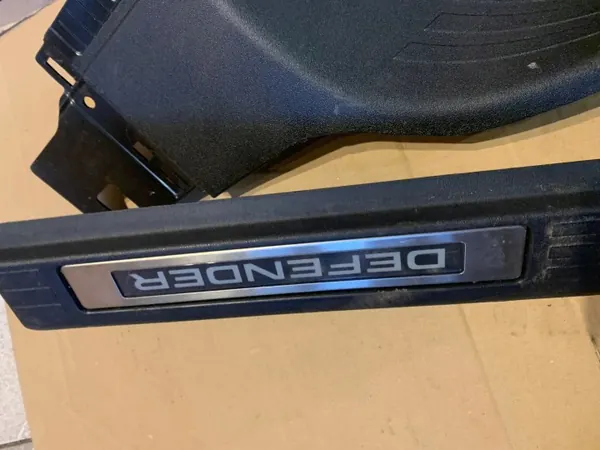 OEM L8B2 LED kynnyssuojat Land Rover Defender image 10