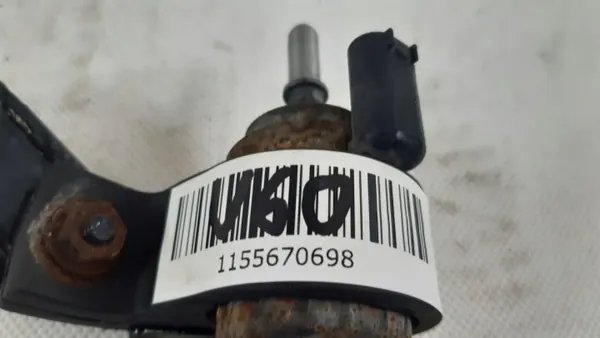 Volvo V60 II 2.0D bränslepump OEM 32130835 image 8
