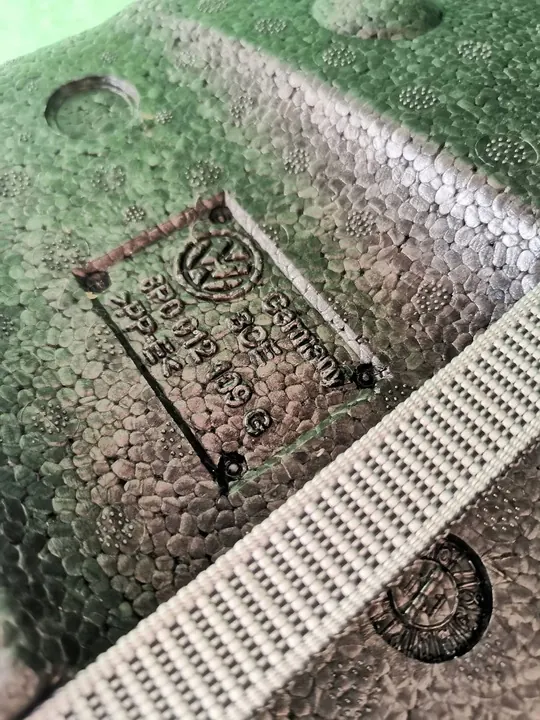 Insert de coffre VW GOLF V 8P0012109 image 2