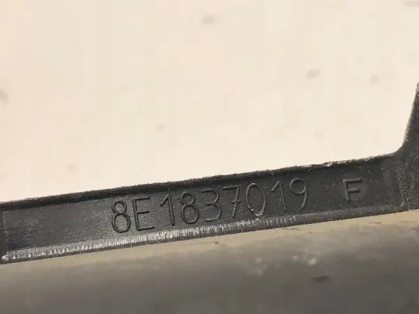 Poignée intérieure gauche avant OEM 8E1837019F image 3