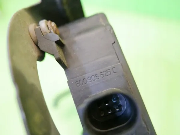 Magnetventil OEM 6Q0906625C för Skoda Roomster image 3