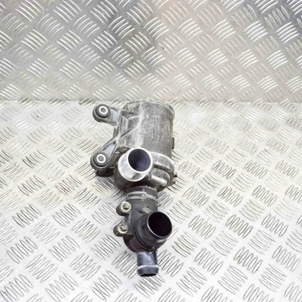 Vattenpump Mercedes-Benz C (W205) 1.6L A2742003482 image 3