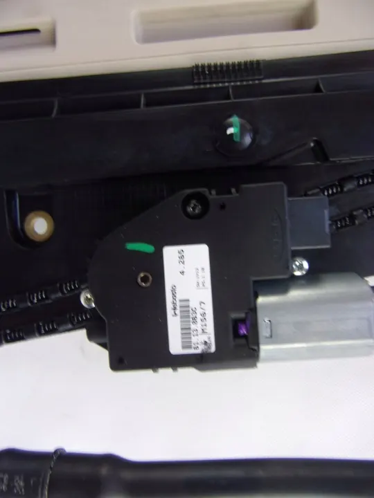 Maserati Ghibli Panoramakatto OEM 6700258520 image 10