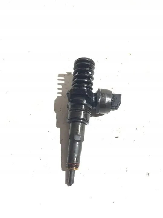 Injector Audi A3 S3 8P OEM 038130073bg image 3