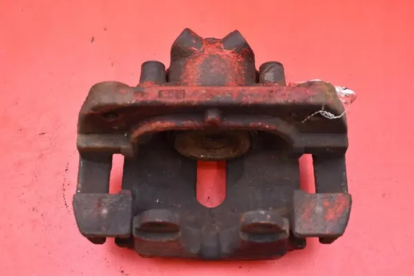 Linke vordere Bremssattel BMW X3 E83 2.0 D 06-10 image 2