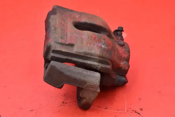 Linke vordere Bremssattel BMW X3 E83 2.0 D 06-10 image 4