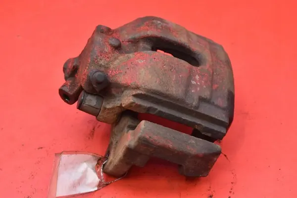 Linke vordere Bremssattel BMW X3 E83 2.0 D 06-10 image 6