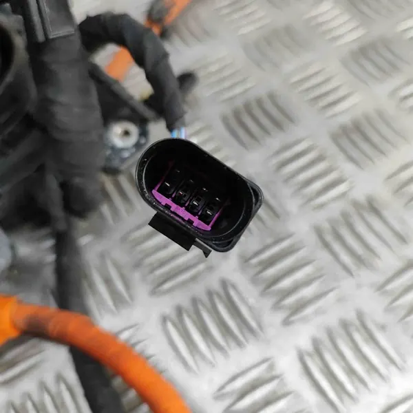 Câble de Charge de Batterie Audi A3 Sportback 5Q0915950K image 5