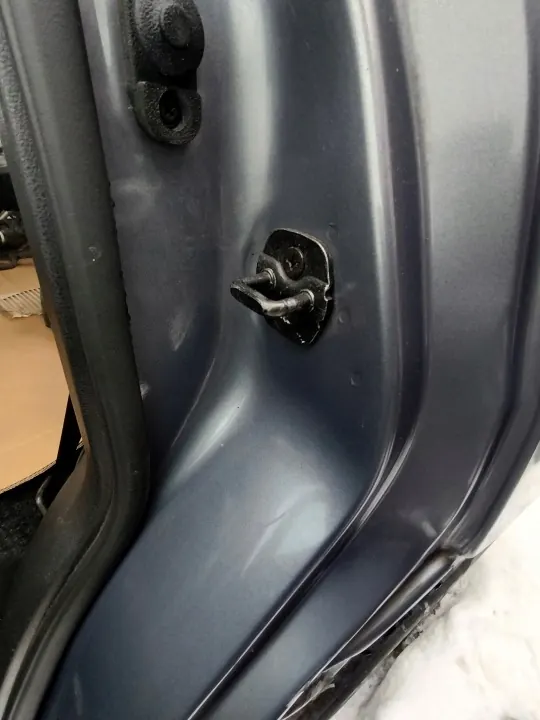 Takapuskuri OEM pas tył J10 Qashqai J10:lle image 8
