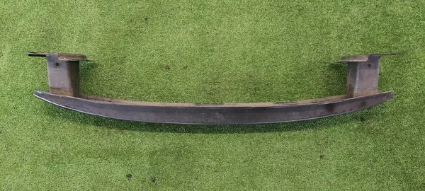 Etupuskuri VW Touran Caddy 03-10 image 2