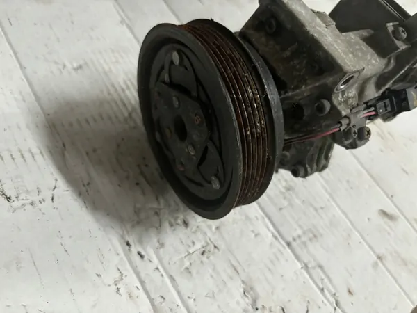COMPRESOR DE AIRE ACONDICIONADO RENAULT DACIA 8201025121 image 3