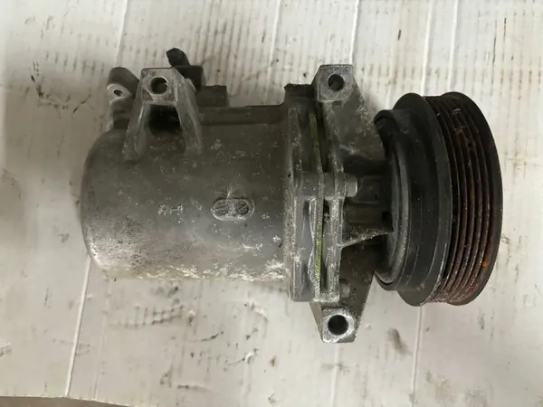 COMPRESOR DE AIRE ACONDICIONADO RENAULT DACIA 8201025121 image 4
