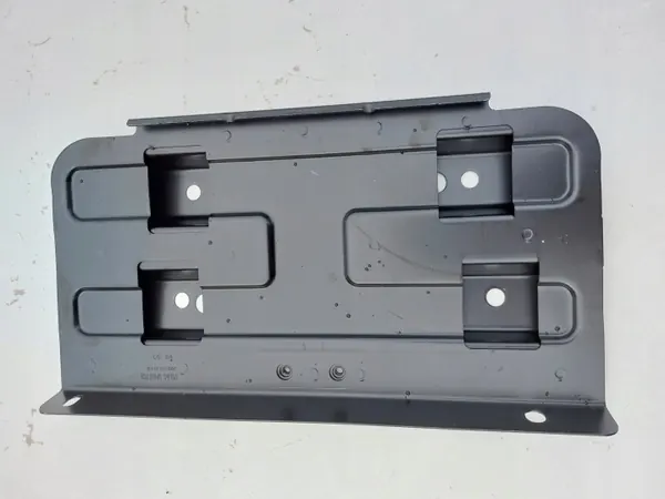 Audi A5 B10 Metallbasis OEM 8B3915514B - Gebraucht image 2