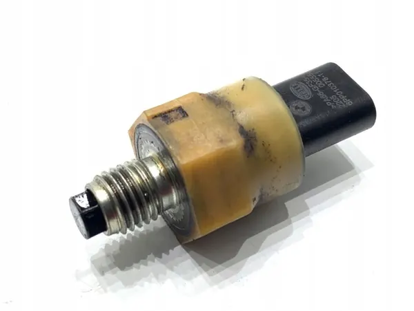 Capteur de pression d'huile OEM 861333302 - Occasion image 2