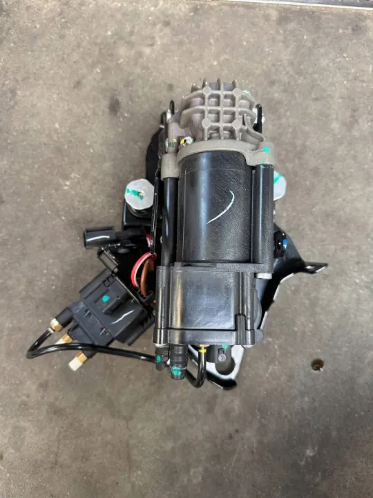 Compressor suspensão BMW 5 G60 G61 OEM 6894904 image 2