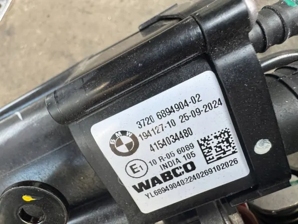 Compressor suspensão BMW 5 G60 G61 OEM 6894904 image 3