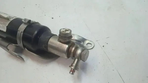 Mercedes-Benz konnuskannaksen patruuna OEM A2468600200 image 3