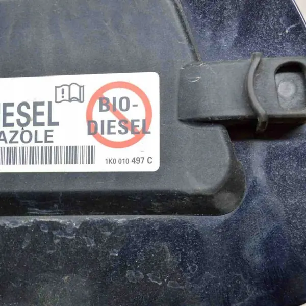 Trappe à carburant VW Touareg OEM 7P6809857A - Occasion image 8