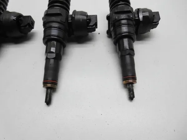 Pompe lave-glace OEM 8E 038130073BJ BPW image 3