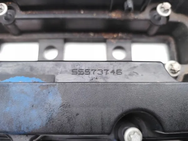 Tapa de válvulas Vauxhall OEM 55561426 1.2 16V image 7