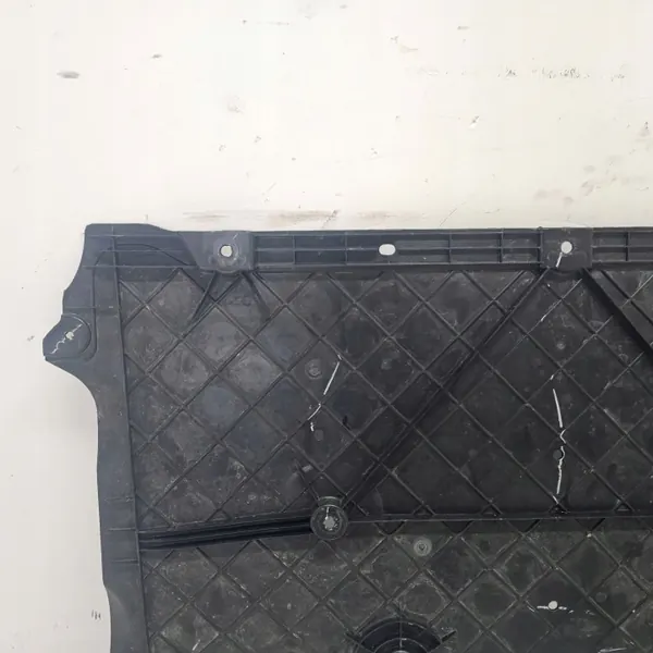 Escudo frontal inferior Tesla OEM 1585229-00-E - Usado image 6