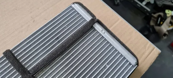 Audi Q5 Waterverwarmer 4M0898037C image 3