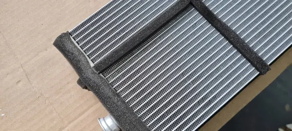 Audi Q5 Waterverwarmer 4M0898037C image 4