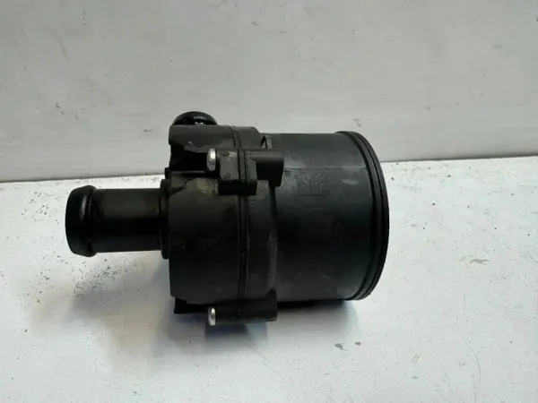Maserati Vattenpump OEM 0392023221 - Begagnad image 3
