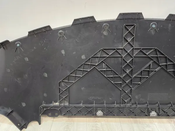 Underkörningsskydd Tesla Model 3 2017- 1084174-00-D image 8