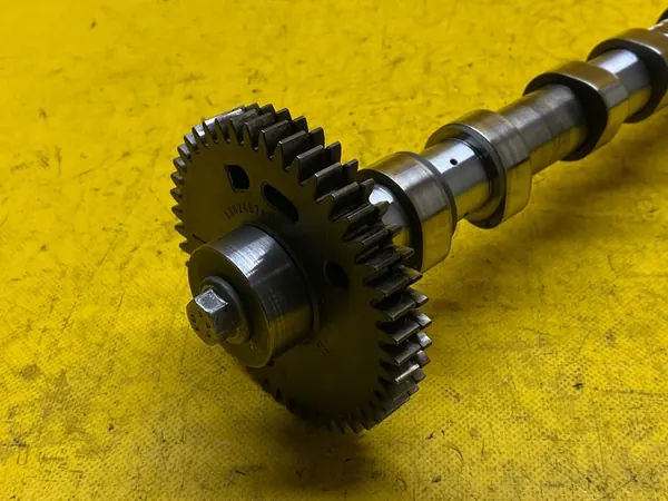 Insugningskamaxel 1.6 DCI VITO W447 W205 image 4