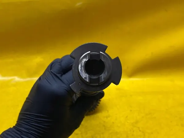 Insugningskamaxel 1.6 DCI VITO W447 W205 image 9