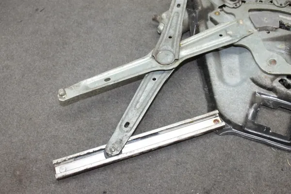 BMW E32 Regulador de janela dianteira esquerda - 1938367 image 5