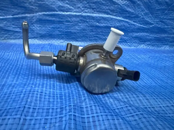 Polttoainepumppu Renault Austral 1.2 E-TECH 166307520R image 5