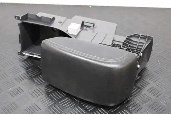 Apoio de Braço Mazda CX-3 OEM PODŁOKIETNIK - Usado image 3