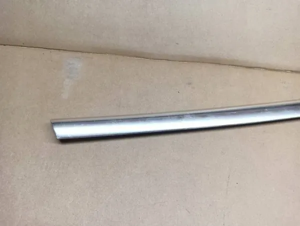 OEM 8R0853345 Garniture Chrome Vitre Arrière Gauche Audi Q5 image 3