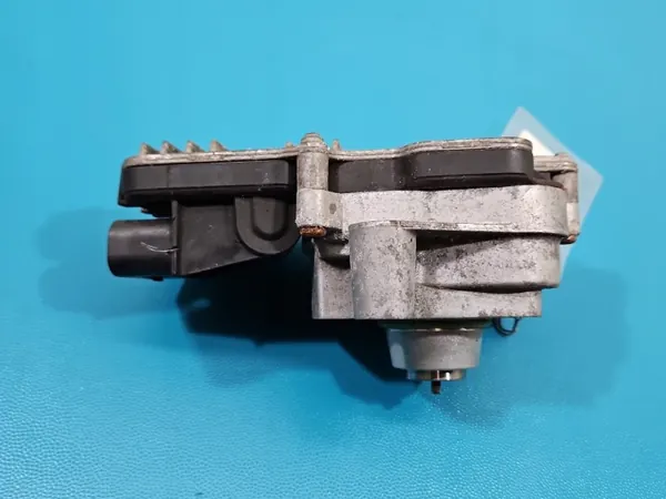 Maserati Quattroporte VI Reduktionsregulator OEM 670033135 image 7