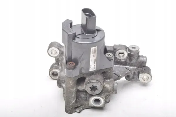 OEM 244705 Termostato & Bomba de Aceite Volvo XC90 image 2