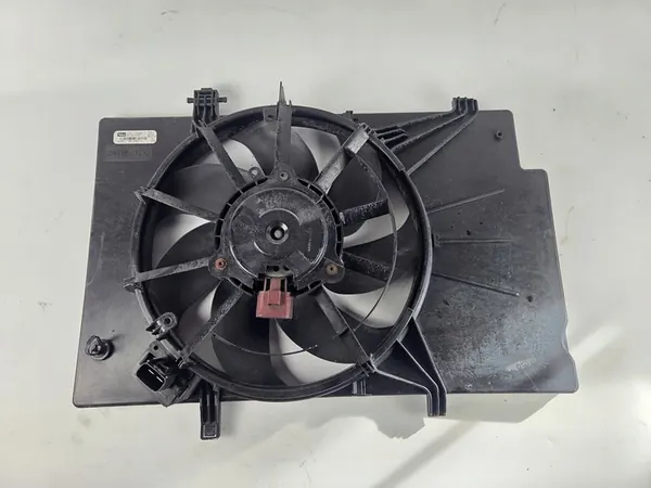 Jäähdyttimen Tuuletin Ford Fiesta MK7 image 4