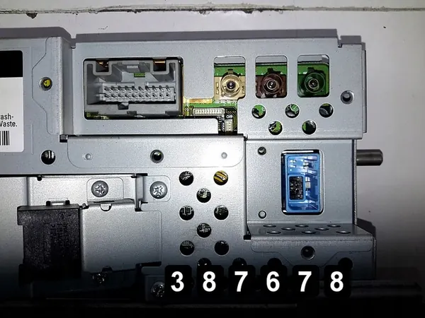 Écran d'affichage Land Rover Range Rover 2007 yie500090 image 5