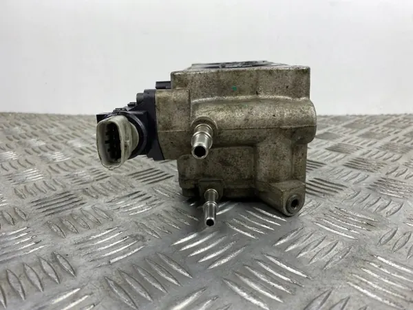 Jeep Bränslefilterhus OEM FOB31580 - Begagnad image 4