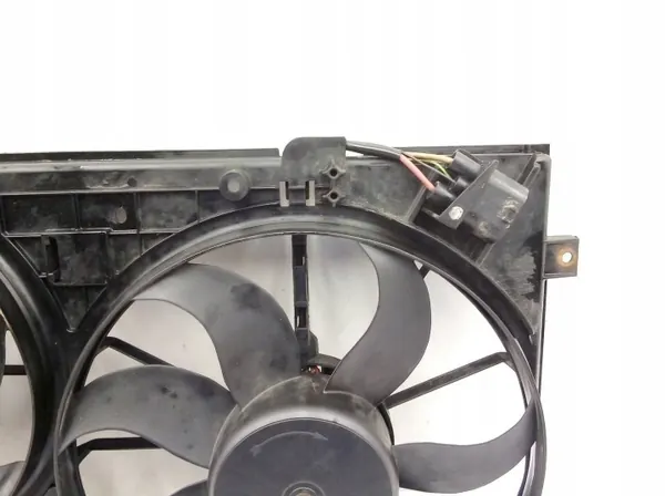 SEAT OE 1K0121207T Kylarfläktmotor - Begagnad image 3
