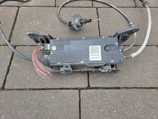 Sähköinen käsijarru Renault Grand Scenic II OEM 8200396850 image 3