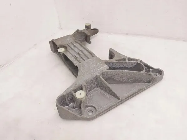 Support de boîte BMW 5 (G30) 2018 OEM 6870619 image 2