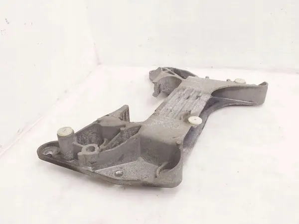 Support de boîte BMW 5 (G30) 2018 OEM 6870619 image 3